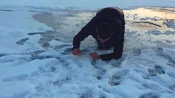 Что делать если провалился под лед: как спасти себя или утопающего